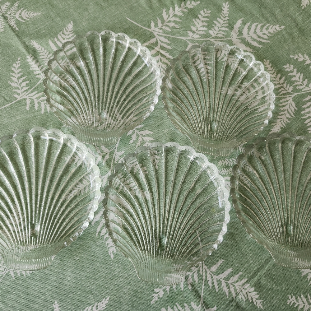 Vintage Clear Glass Scalloped Clamshell Seashell Serving Plates Set of 5